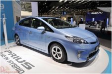 2012-Toyota-Prius-Plug-In-Hybrid-now-offers-111-MPGe-01-450x299.jpg