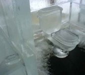 ice_Toilet14.jpg