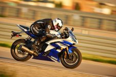 2014-Yamaha-R6-wallpapers-01-1024x682.jpg