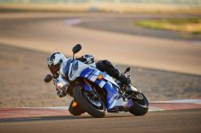 2014-Yamaha-R6-wallpapers-02-1024x682.jpg