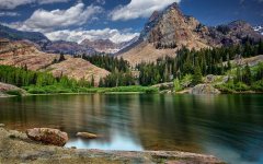 lake-in-mountains-hd.jpg