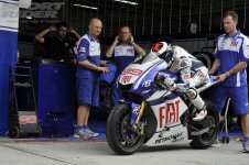 146_1006_01 jorge_lorenzo_fiat_yamaha_motogp_wallpaper_02 .jpg