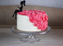 birthday-cake-young-lady-decorated-with-flowers_128299-418.jpg