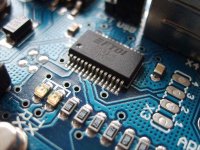1024px-Arduino_ftdi_chip-1.jpg