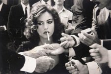 woman,b,w,smoking,black,and,white,girls,monica,bellucci-ac57a7038c726da00922b32f7fb0c41d_h.jpg