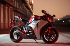 cbr 1000.jpg