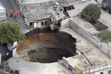 3sinkhole.jpg